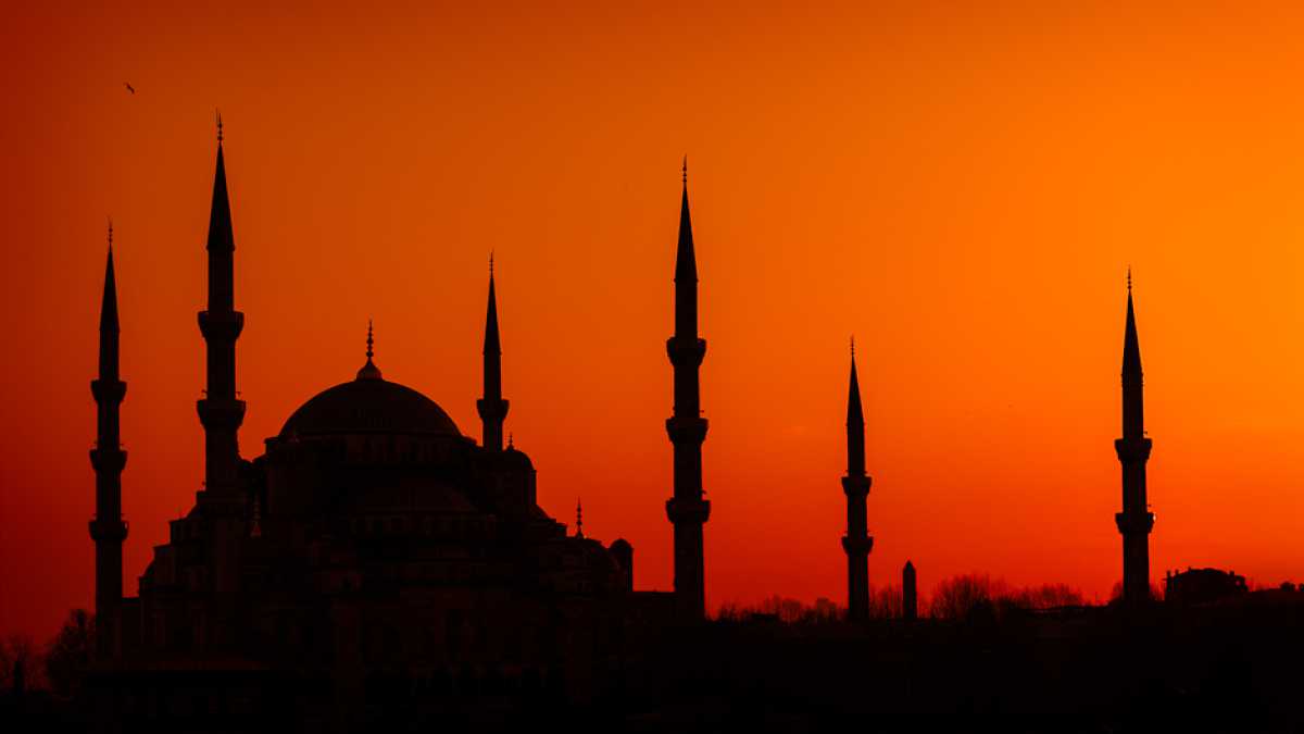 Blue-Mosque-sunset__940x529.JPG&w=1200&h