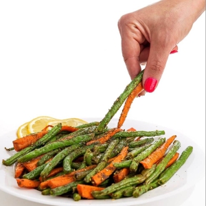 ZAATAR ROASTED CARROTS AND GREEN BEANS