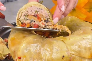 Hearty Cabbage Pie: A Comforting Meat Medley