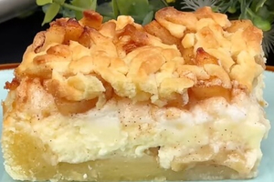 Cinnamon-Kissed Cheese Apple Cake: A Dreamy Dessert Escape!
