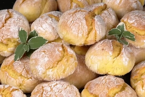 Sunshine Delights: Heavenly Lemon Cookies That Dissolve!