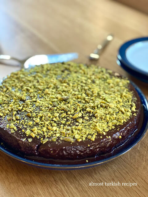 Easy Moist Chocolate Cake