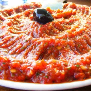 Antep Ezme – Hot & Spicy Turkish Tomato Salad